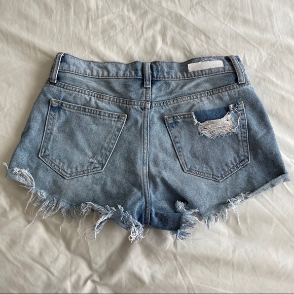 FASHIONNOVA Medium Wash Denim Shorts - Picture 3 of 3